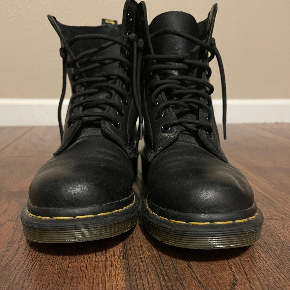 Dr. Martens black leather 1460 Combat boot Size 7